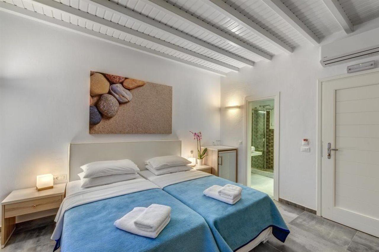 Makis Place Hotel 3*