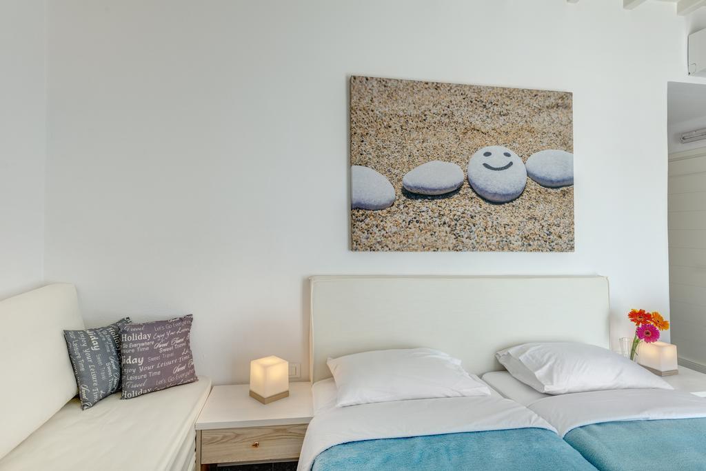 Makis Place Hotel 3*