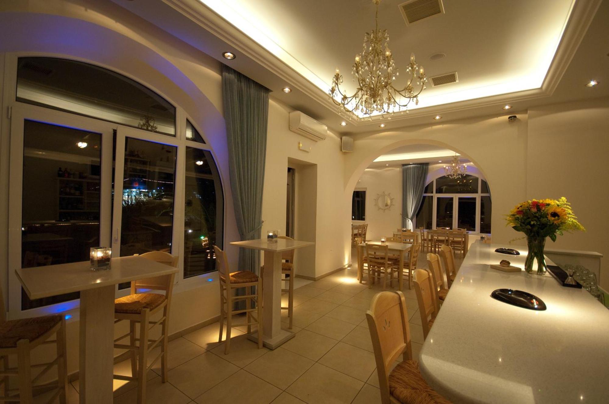 Makis Place טורלוס